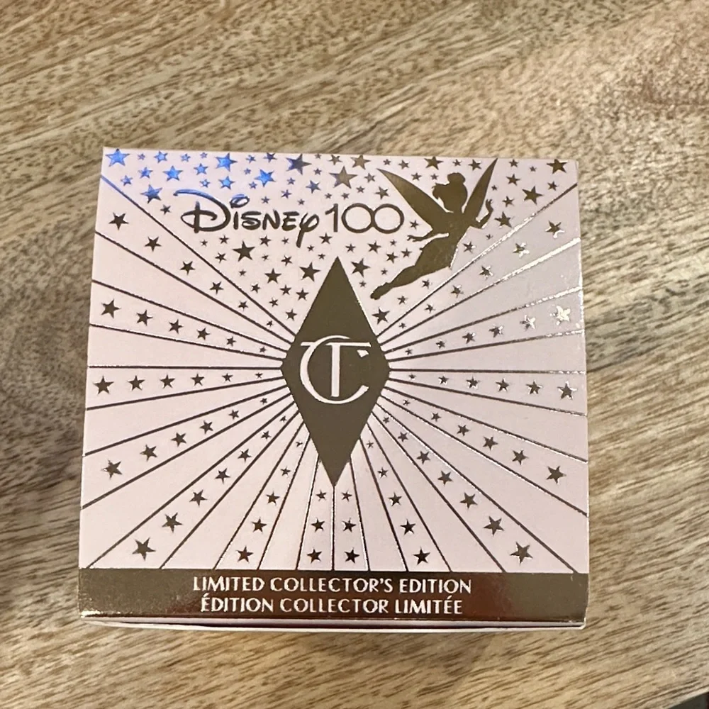 Charlotte Tilbury Magic Cream in Elegant Gold and White Packaging - Picture 2 of 3